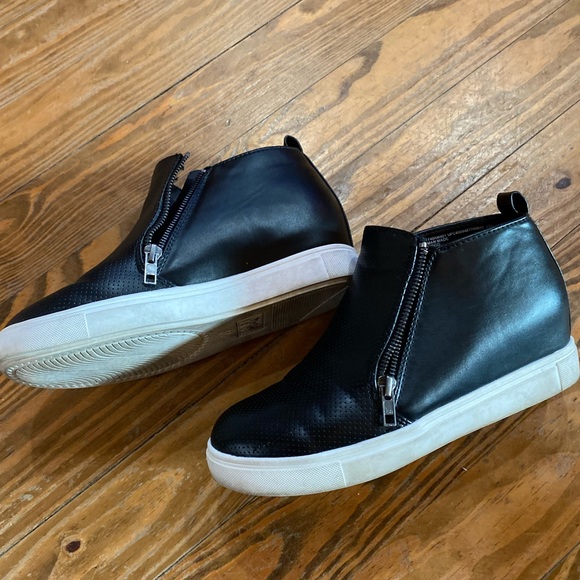 Time and tru ankle shoes - Picture 2 of 2